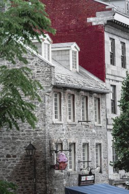 Montreal, Quebec, Kanada - 2 Temmuz 2024: Bulutlu havada Eski Bölge, HDR Görüntü