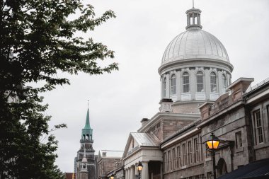 Montreal, Quebec, Kanada - 2 Temmuz 2024: Bulutlu havada Eski Bölge, HDR Görüntü
