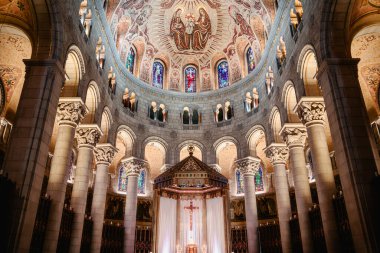 Sainte-Anne-de-Beaupr, Quebec, Kanada - 2 Temmuz 2024: Quebec 'teki En Büyük Bazilika, HDR Görüntü
