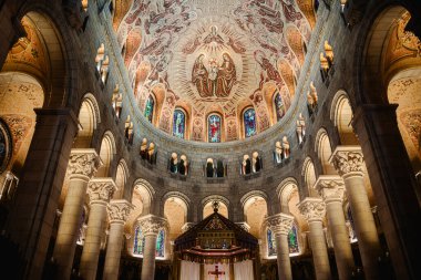 Sainte-Anne-de-Beaupr, Quebec, Kanada - 2 Temmuz 2024: Quebec 'teki En Büyük Bazilika, HDR Görüntü