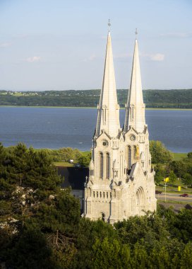 Sainte-Anne-de-Beaupr, Quebec, Kanada - 2 Temmuz 2024: Quebec 'teki En Büyük Bazilika, HDR Görüntü