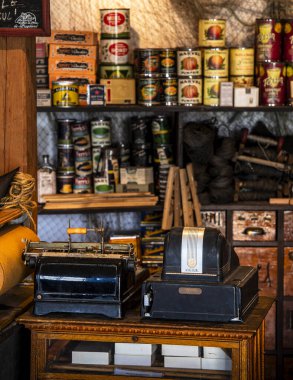 Paspebiac, Kanada - 2 Temmuz 2024: Bulutlu havada tarihi balıkçı köyü, HDR Görüntü