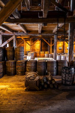 Paspebiac, Kanada - 2 Temmuz 2024: Bulutlu havada tarihi balıkçı köyü, HDR Görüntü