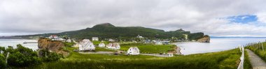 Perc, manzaralı sahil köyü Gaspe Yarımadası, Quebec, Kanada