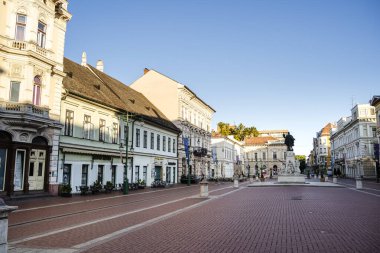 Szeged, Macaristan - 3 Temmuz 2024: Sunny Weather 'daki Tarihi Şehir Merkezi, HDR Görüntü