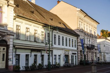 Szeged, Macaristan - 3 Temmuz 2024: Sunny Weather 'daki Tarihi Şehir Merkezi, HDR Görüntü