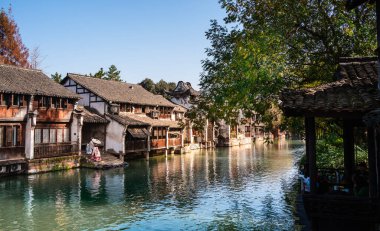 Wuzhen, Çin - 3 Aralık 2023: Kışın tarihi şehir merkezi, HDR Image