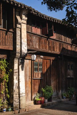 Wuzhen, Çin - 3 Aralık 2023: Sonbaharda tarihi kent merkezi, HDR Image