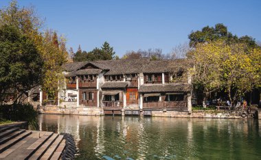 Wuzhen, Çin - 3 Aralık 2023: Sonbaharda tarihi kent merkezi, HDR Image