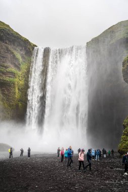 Güney İzlanda 'daki Skogafoss Şelalesi, HDR Görüntü