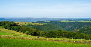 Yazın Aubrac manzarası, Aveyron, Fransa