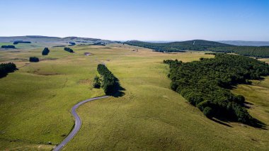 Yazın Aubrac manzarası, Aveyron, Fransa