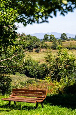 Laguiole, Aubrac, Fransa 'daki eski taş binaların manzarası.