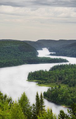 Quebec, Kanada 'daki Mauricie Ulusal Parkı' nın manzarası