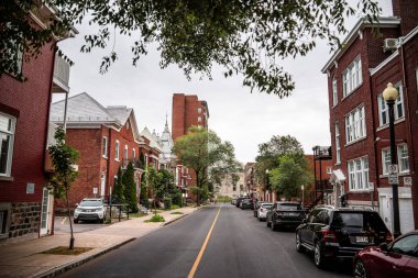 Trois Rivieres, Quebec, Kanada - 3 Temmuz 2024: Bulutlu havada tarihi şehir merkezi
