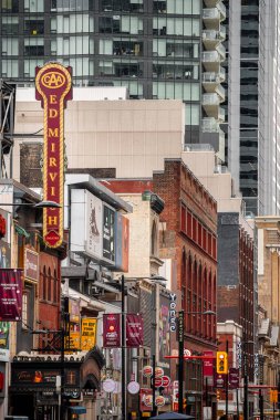 Toronto, Kanada - 2 Temmuz 2024: Bulutlu havada şehir merkezi