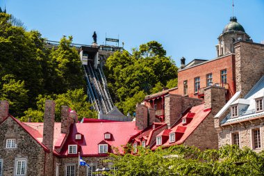 Quebec Şehri, Kanada - 3 Temmuz 2024: Güneşli havada tarihi kent merkezi, HDR Görüntü