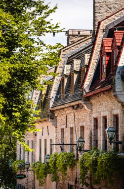 Quebec Şehri, Kanada - 3 Temmuz 2024: Güneşli havada tarihi kent merkezi, HDR Görüntü