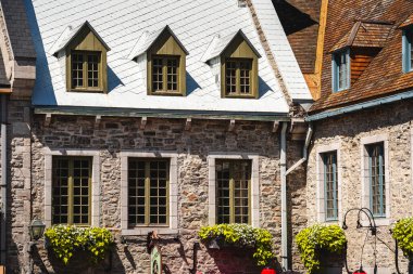 Quebec Şehri, Kanada - 3 Temmuz 2024: Güneşli havada tarihi kent merkezi, HDR Görüntü