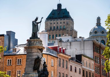 Quebec Şehri, Kanada - 3 Temmuz 2024: Güneşli havada tarihi kent merkezi, HDR Görüntü