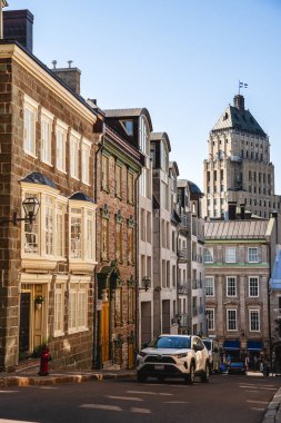 Quebec Şehri, Kanada - 3 Temmuz 2024: Güneşli havada tarihi kent merkezi, HDR Görüntü