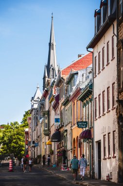 Quebec Şehri, Kanada - 3 Temmuz 2024: Güneşli havada tarihi kent merkezi, HDR Görüntü