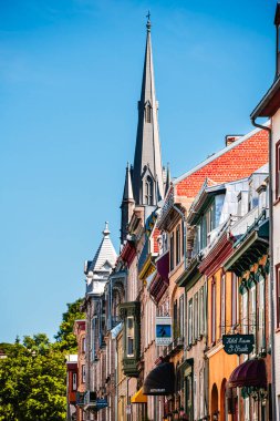 Quebec Şehri, Kanada - 3 Temmuz 2024: Güneşli havada tarihi kent merkezi, HDR Görüntü