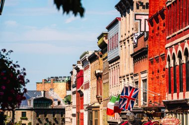 Quebec Şehri, Kanada - 3 Temmuz 2024: Güneşli havada tarihi kent merkezi, HDR Görüntü