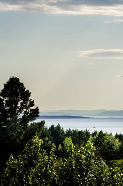 Kamouraska, Quebec, Kanada - 3 Temmuz 2024: Yaz mevsiminde tarihi nehir kenti