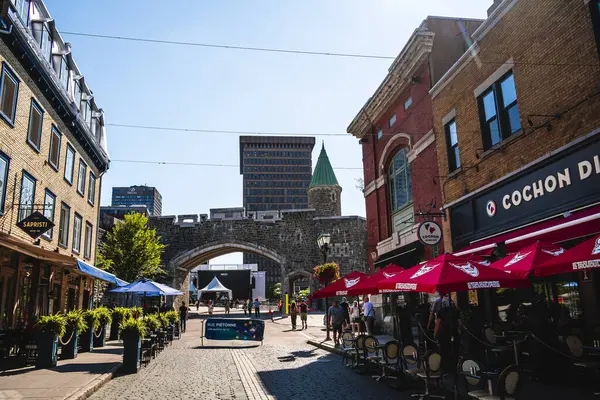 Quebec Şehri, Kanada - 3 Temmuz 2024: Güneşli havada tarihi kent merkezi, HDR Görüntü
