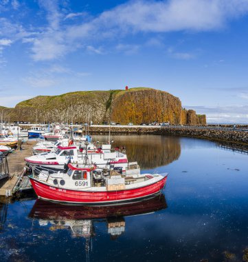Stykkisholmur, İzlanda - 20 Temmuz 2024: Yazın Picturesque limanı, HDR Image