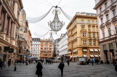 Viyana, Avusturya - Aralık 12024: Noel zamanı tarihi merkez