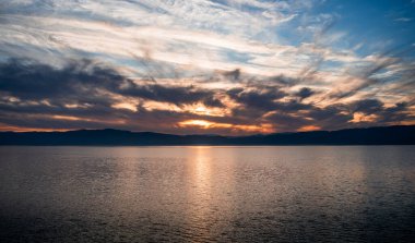 Ohri Gölü 'nün gece manzarası, Kuzey Makedonya