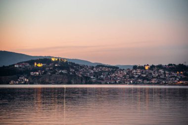 Ohri Gölü 'nün gece manzarası, Kuzey Makedonya