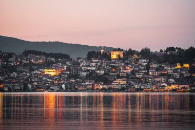 Ohri Gölü 'nün gece manzarası, Kuzey Makedonya
