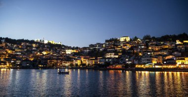 Ohri Gölü 'nün gece manzarası, Kuzey Makedonya