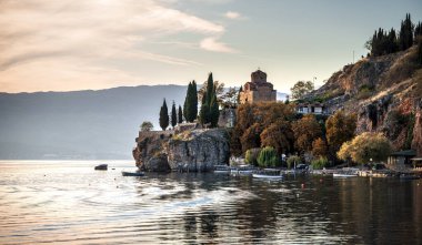 Ohri, Kuzey Makedonya - 23 Ekim 2024: Günbatımında tarihi kent merkezi, HDR Görüntü