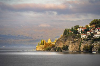 Ohri, Kuzey Makedonya - 23 Ekim 2024: Günbatımında tarihi kent merkezi, HDR Görüntü