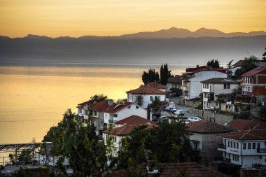 Ohri, Kuzey Makedonya - 23 Ekim 2024: Günbatımında tarihi kent merkezi, HDR Görüntü