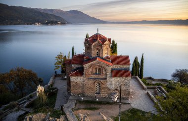 Ohri, Kuzey Makedonya - 23 Ekim 2024: Günbatımında tarihi kent merkezi, HDR Görüntü