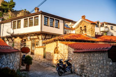 Ohri, Kuzey Makedonya - 23 Ekim 2024: Günbatımında tarihi kent merkezi, HDR Görüntü