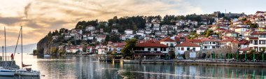 Ohri, Kuzey Makedonya - 23 Ekim 2024: Günbatımında tarihi kent merkezi, HDR Görüntü