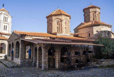 Kuzey Makedonya 'daki Aziz Naum Manastırı manzarası