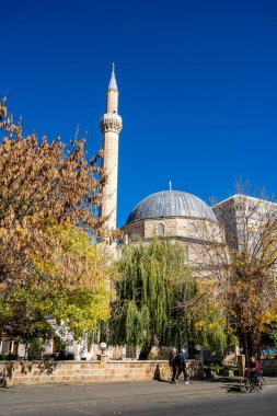 Bitola, Makedonya - 23 Ekim 2024: Tarihi kentin sonbaharda görüntüsü, HDR