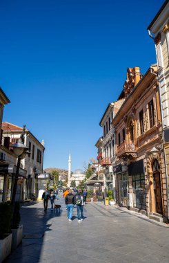 Bitola, Makedonya - 23 Ekim 2024: Tarihi kentin sonbaharda görüntüsü, HDR