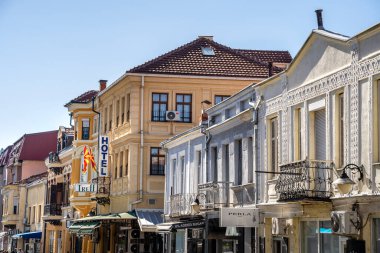 Bitola, Makedonya - 23 Ekim 2024: Tarihi kentin sonbaharda görüntüsü, HDR