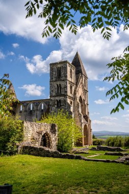 Zsambek, Macaristan - 23 Nisan 2024: Güneşli havalarda tarihi simgeler