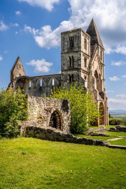 Zsambek, Macaristan - 23 Nisan 2024: Güneşli havalarda tarihi simgeler