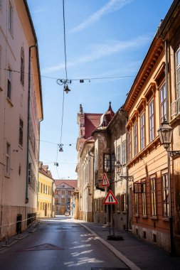 Zagreb, Hırvatistan - 07 Eylül 2024: Sonbaharda tarihi kent merkezi, HDR resmi