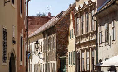 Zagreb, Hırvatistan - 07 Eylül 2024: Sonbaharda tarihi kent merkezi, HDR resmi